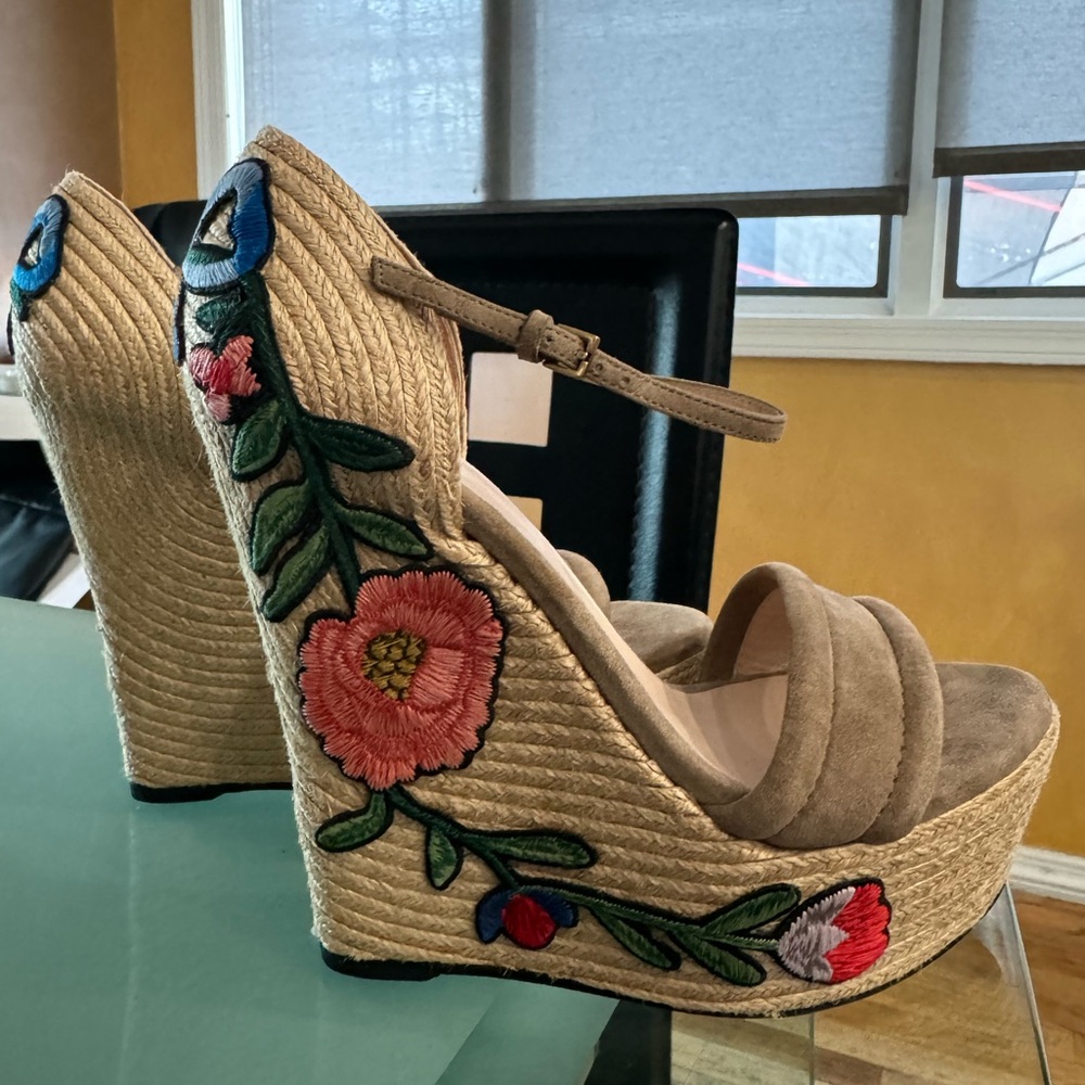 Gucci Floral Embroidered Espadrille Wedge Sandal